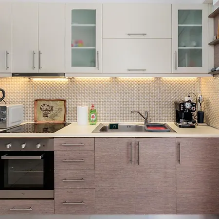 3 Bedroom In Nea Chora 400 Meters Walk To The Апартаменты