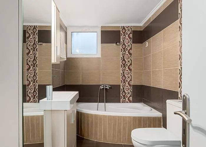 3 Bedroom In Nea Chora 400 Meters Walk To The Appartement *