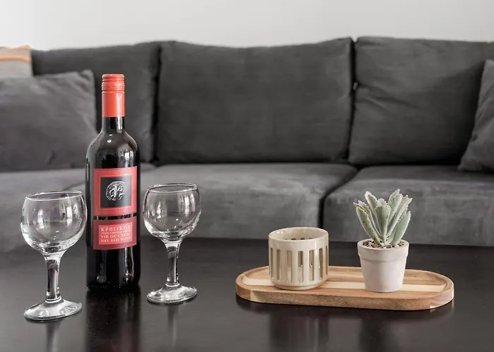 3 Bedroom In Nea Chora 400 Meters Walk To The Appartement *