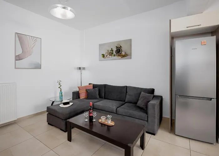 3 Bedroom In Nea Chora 400 Meters Walk To The Appartement La Canée
