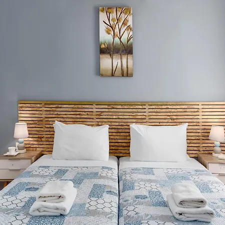 3 Bedroom In Nea Chora 400 Meters Walk To The * La Canea