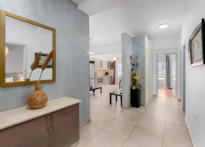 3 Bedroom In Nea Chora 400 Meters Walk To The Apartament