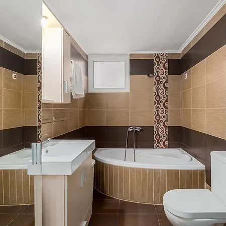3 Bedroom In Nea Chora 400 Meters Walk To The * 하니아