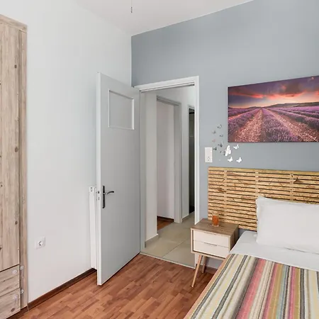 3 Bedroom In Nea Chora 400 Meters Walk To The Hriszí Aktí Haniá