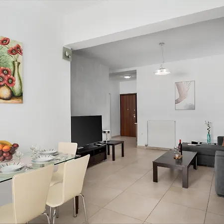 3 Bedroom In Nea Chora 400 Meters Walk To The Hriszí Aktí Haniá